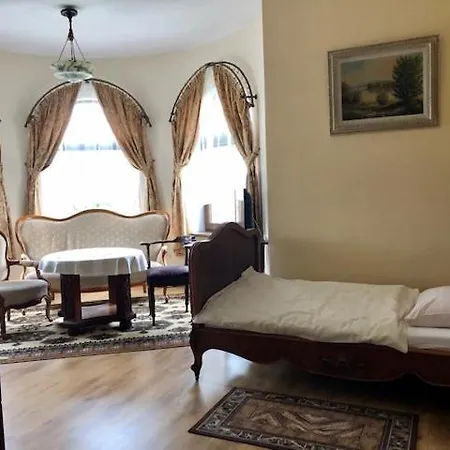 Na Wzgorzu Wandy Bed & Breakfast 3*